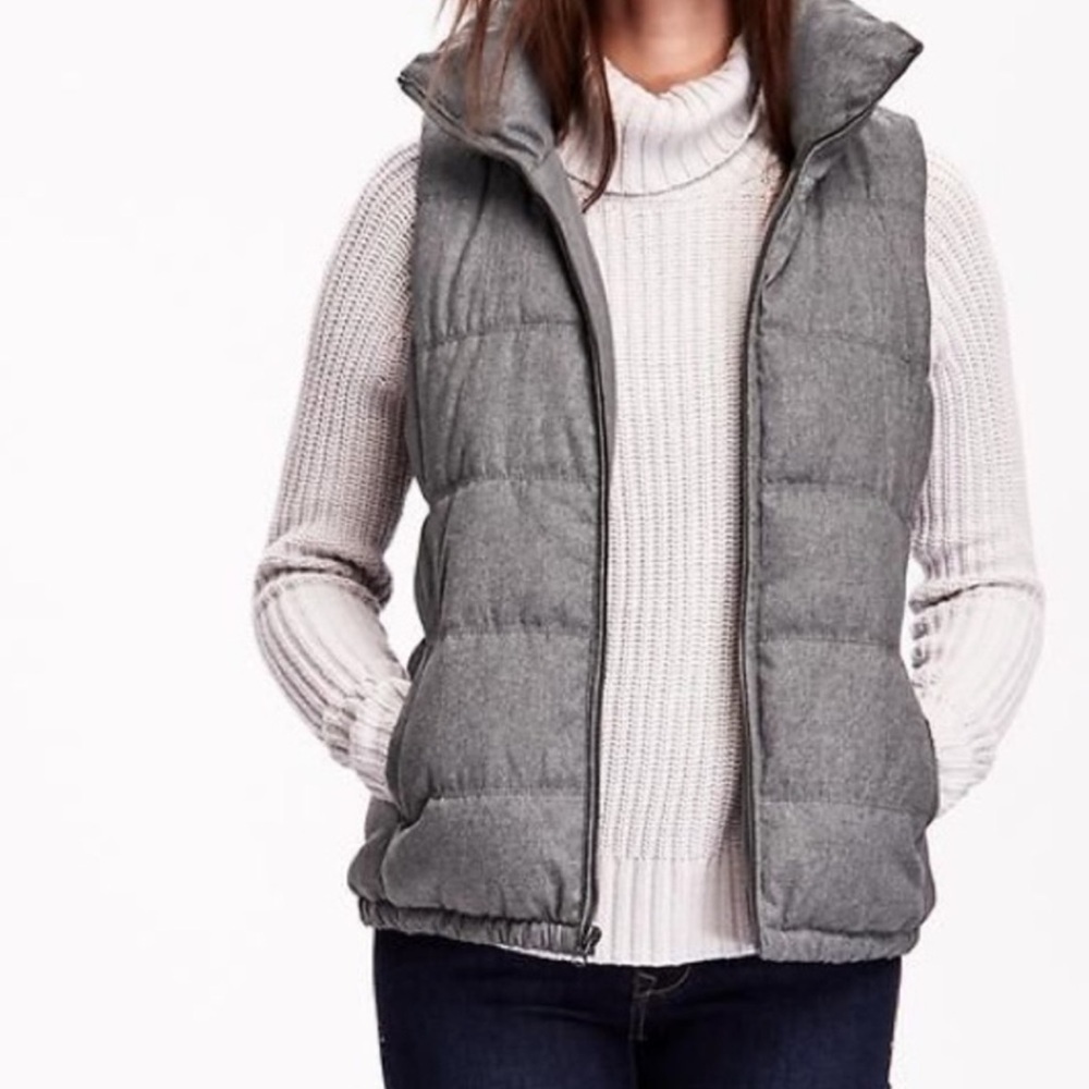 Old Navy gray puffer vest size XS EUC